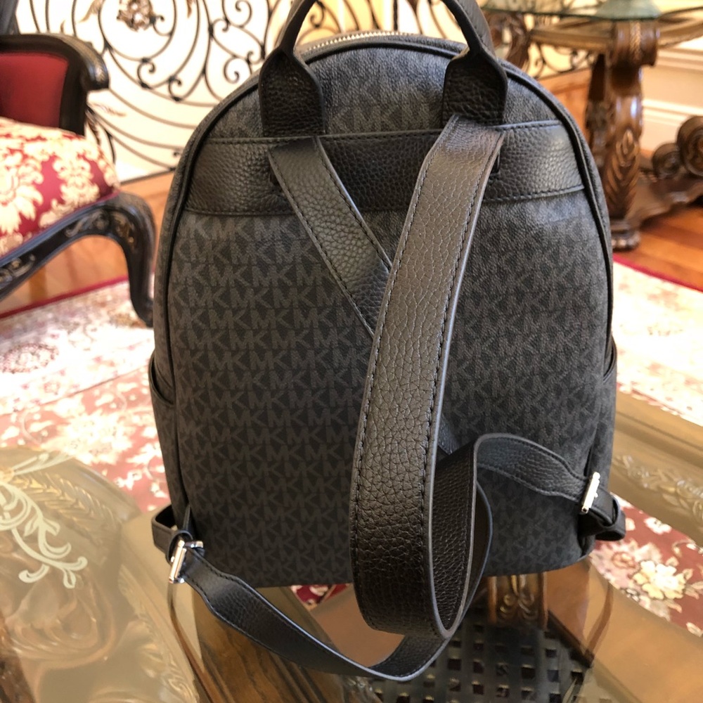 Authentic Michael Kors backpack&wallet swt - Picture 7 of 8